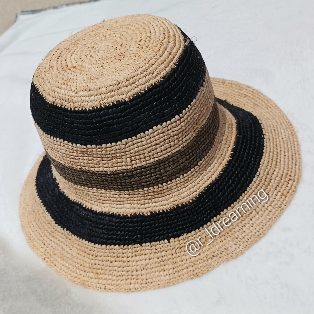 NWT Banana Republic Hand Crocheted Straw Bucket Hat Size S/M In Neutral Stripe